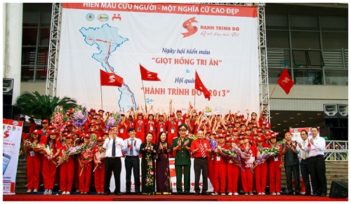Chương trình “Hành trình Đỏ” - Hành trình vận động hiến máu xuyên Việt - do Viện Huyết học Truyền máu Trung ương tổ chức